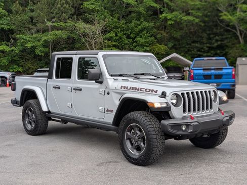 Used 2023 Jeep Gladiator Rubicon w/ Cold Weather Group AWD/4WD image 11