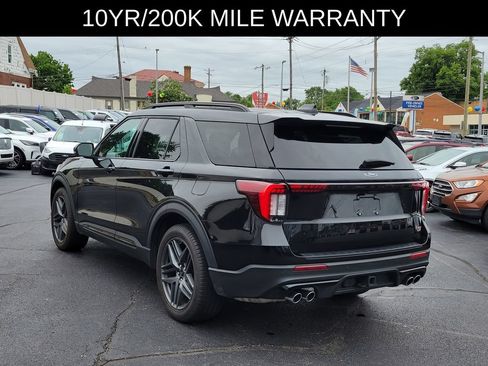 Used 2025 Ford Explorer ST AWD/4WD image 3