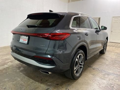 Used 2025 Audi Q5 Premium w/ Convenience Package image 6