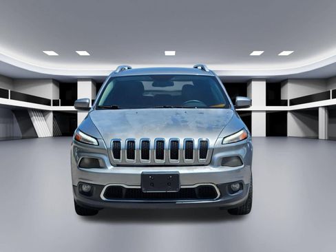 Used 2016 Jeep Cherokee Limited FWD image 9