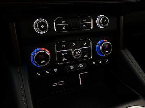 Used 2021 GMC Yukon AT4 AWD/4WD image 51