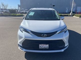 Used 2023 Toyota Sienna XLE video 2