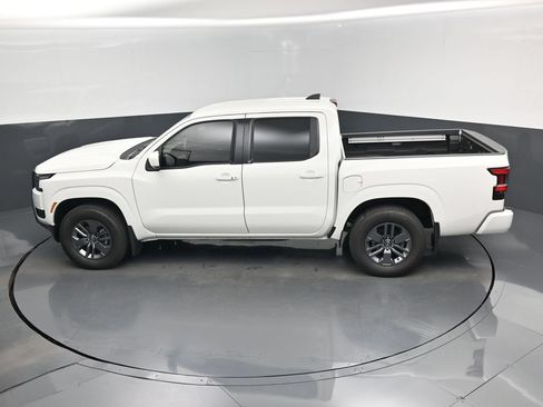 Used 2026 Nissan Frontier SV w/ SV Convenience Package RWD image 14