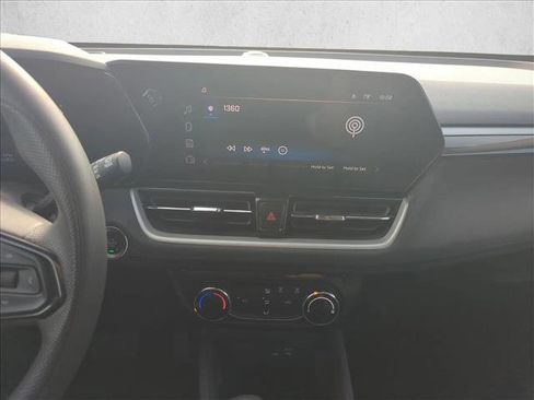 Used 2025 Chevrolet TrailBlazer LT image 11