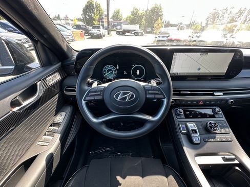 Certified 2025 Hyundai Palisade Calligraphy image 14
