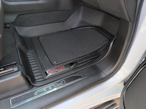 New 2025 GMC Sierra 2500 AT4 w/ AT4 Premium Plus Package image 10