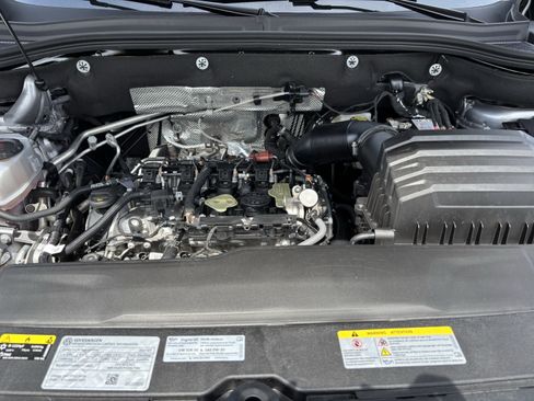 Used 2025 Volkswagen Atlas SEL Premium R-Line image 36