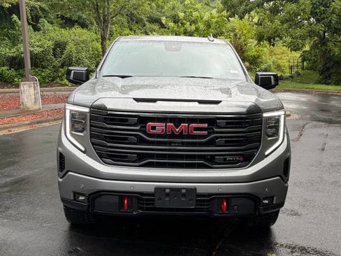 Used 2023 GMC Sierra 1500 AT4 w/ Technology Package AWD/4WD image 7