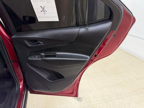 Used 2018 Chevrolet Equinox LT w/ Sun & Infotainment Package image 12