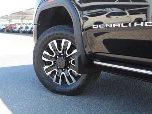 Used 2024 GMC Sierra 2500 Denali Ultimate w/ Max Trailering Package AWD/4WD image 13