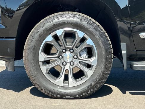 Used 2026 Chevrolet Silverado 1500 High Country w/ Technology Package AWD/4WD image 37