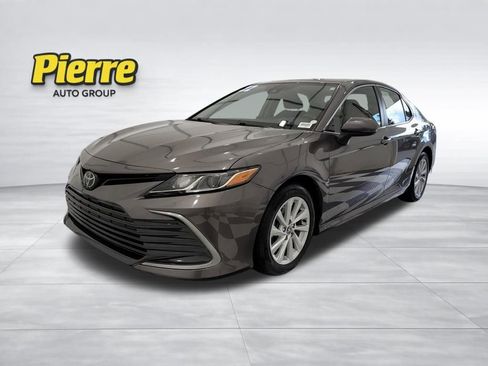 Used 2022 Toyota Camry LE FWD image 1