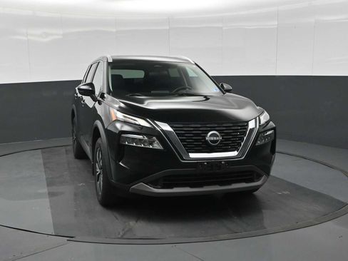 Used 2023 Nissan Rogue SV w/ SV Premium Package AWD/4WD image 3