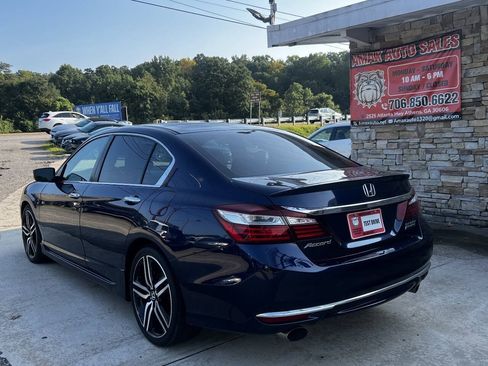 Used 2017 Honda Accord Sport Special Edition image 4