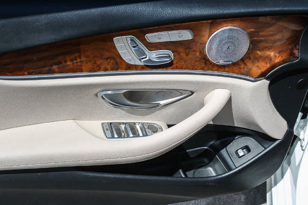 Used 2018 Mercedes-Benz E 300 image 22
