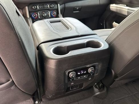 Used 2024 Chevrolet Suburban Z71 w/ Luxury Package AWD/4WD image 21