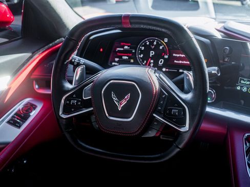 Used 2021 Chevrolet Corvette Stingray Premium Cpe w/ Z51 Performance Package image 18