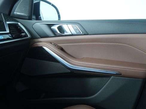 Used 2025 BMW X5 xDrive40i w/ M Sport Package image 26