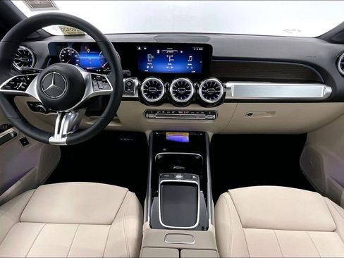 New 2026 Mercedes-Benz GLB 250 4MATIC image 5