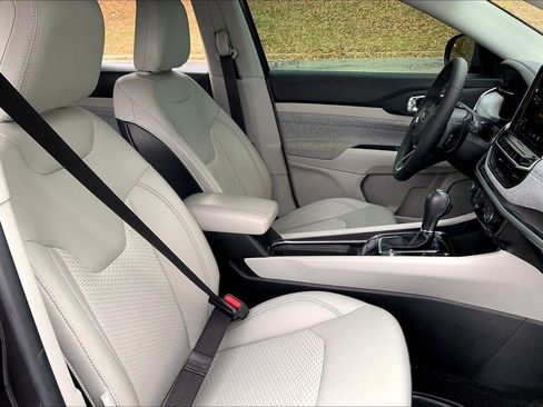 Used 2022 Jeep Compass Latitude image 7