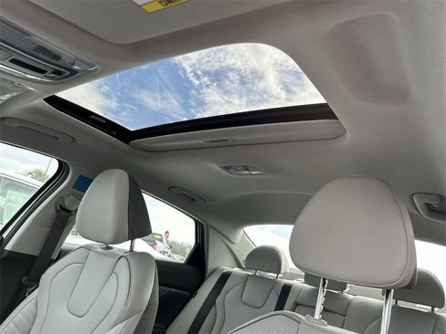 New 2026 Hyundai Elantra Limited image 22