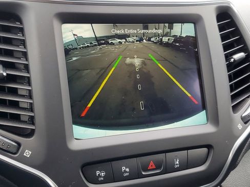 Used 2023 Jeep Cherokee Altitude Lux image 24