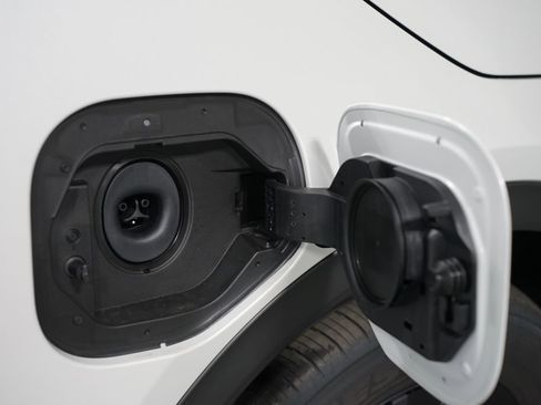 New 2026 Toyota C-HR AWD/4WD image 6