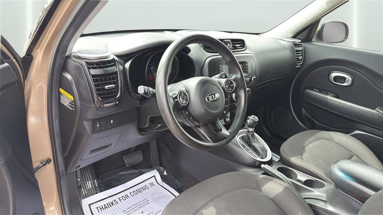 Used 2016 Kia Soul FWD image 17