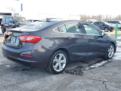 Used 2017 Chevrolet Cruze Premier image 5