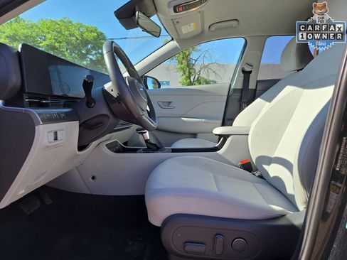Used 2025 Hyundai Kona SEL AWD/4WD image 16