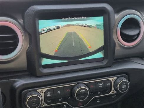 Used 2022 Jeep Wrangler Unlimited Sahara w/ Cold Weather Group image 29