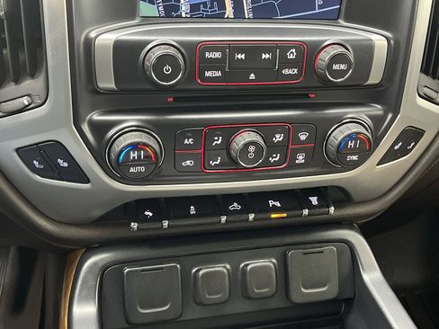 Used 2015 GMC Sierra 2500 SLT w/ Duramax Plus Package image 20