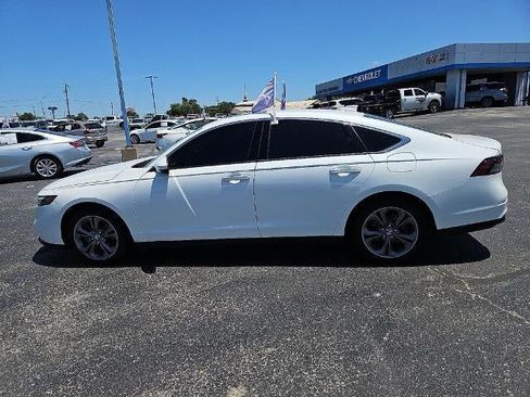 Used 2024 Honda Accord EX image 3