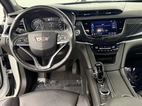 Used 2023 Cadillac XT6 Premium Luxury image 32