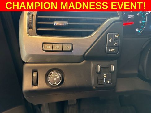 Used 2018 Chevrolet Suburban Premier image 13