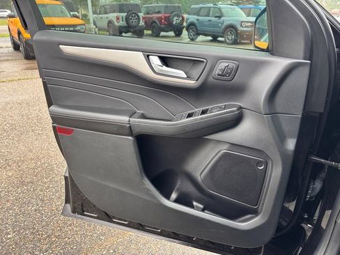 Used 2021 Ford Escape SEL w/ Technology Package FWD image 21