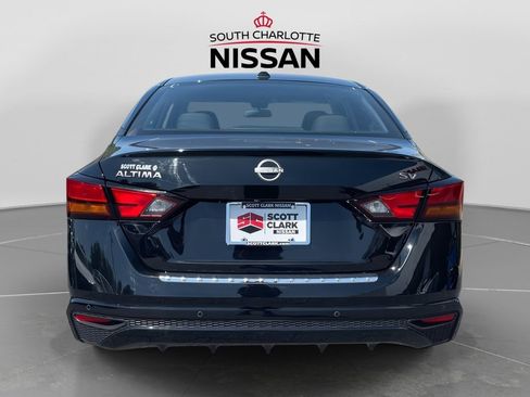Used 2023 Nissan Altima 2.5 SV FWD image 5