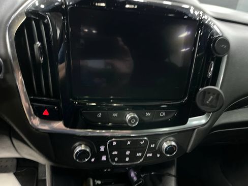 Used 2023 Chevrolet Traverse LT FWD image 5