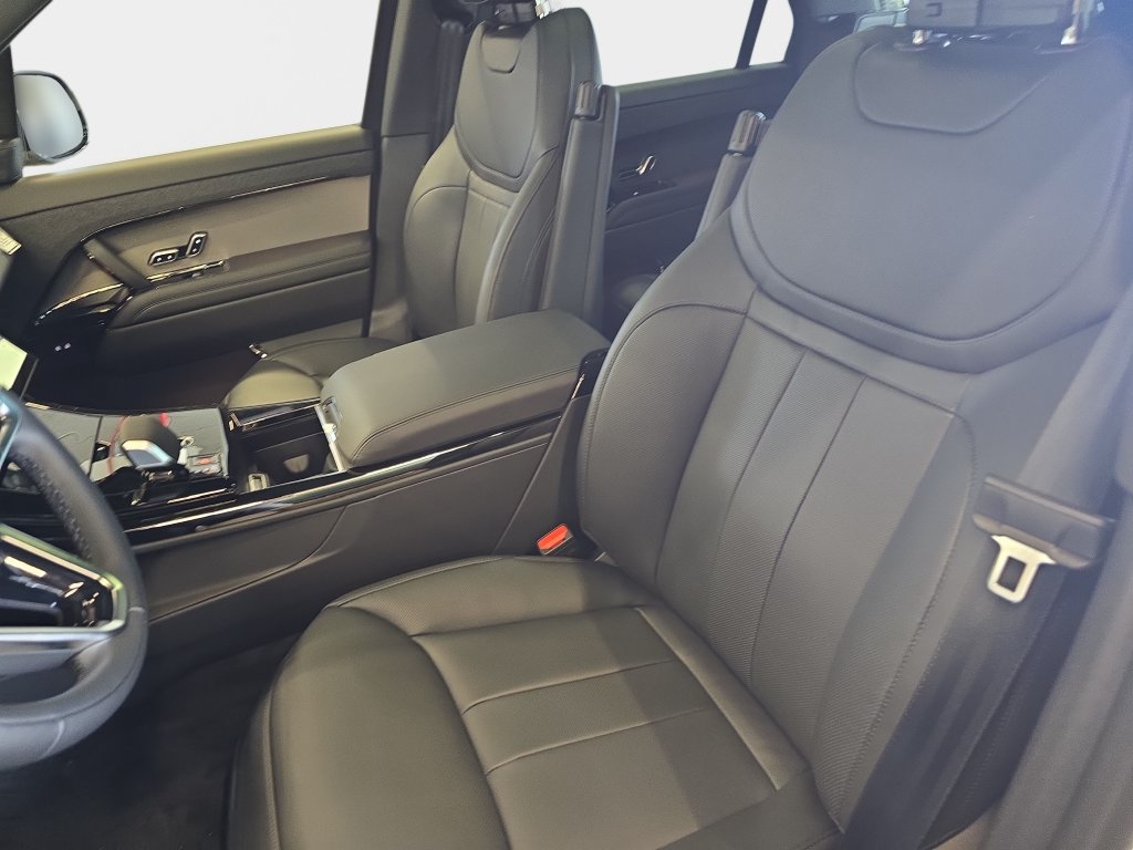 New 2026 Land Rover Range Rover Sport SE AWD/4WD image 12