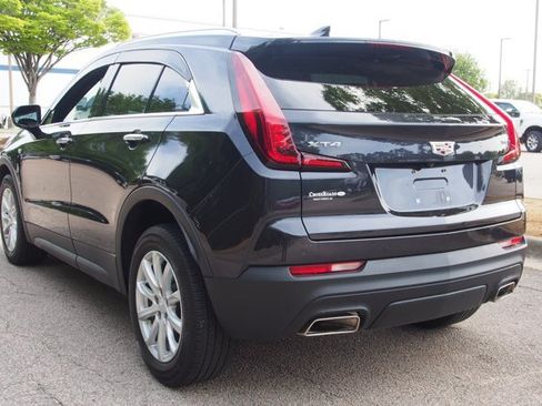 Used 2023 Cadillac XT4 Luxury w/ Cold Weather Package FWD image 5