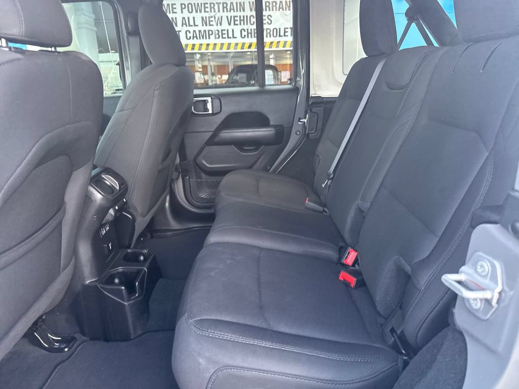 Used 2022 Jeep Wrangler Unlimited Sahara AWD/4WD image 36
