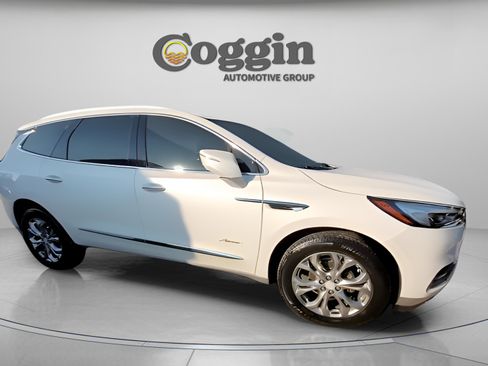 Used 2018 Buick Enclave Avenir w/ Avenir Technology Package image 14