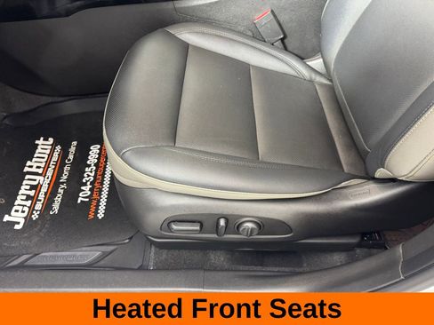 Used 2025 Chevrolet Trax ACTIV w/ Sunroof Package image 12