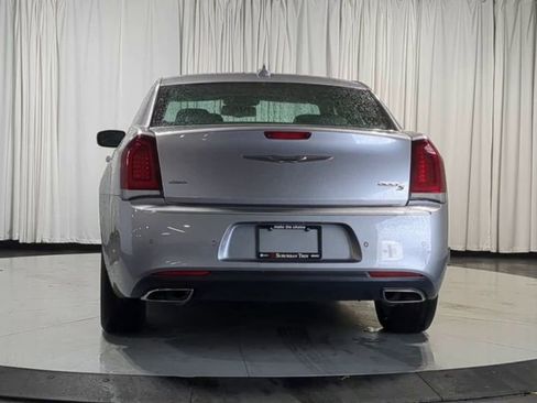 Used 2018 Chrysler 300 S w/ 300S Premium Group AWD/4WD image 9