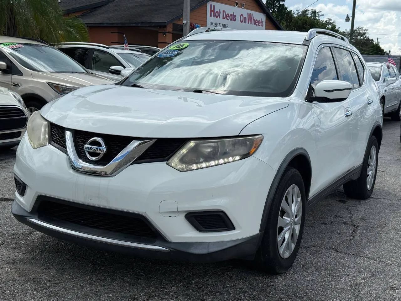 Used 2016 Nissan Rogue S w/ Appearance Package FWD image 3