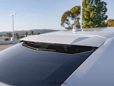 Used 2025 Lamborghini Urus SE AWD/4WD image 48