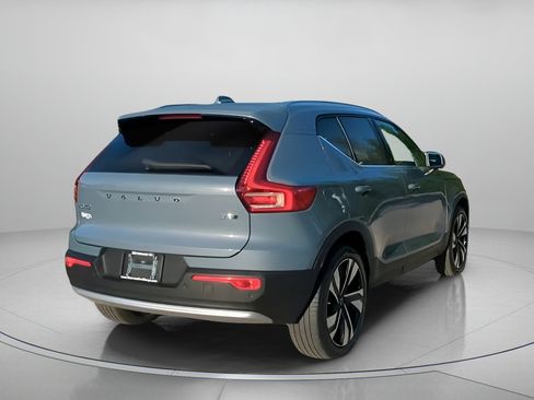 Used 2023 Volvo XC40 B5 Plus w/ Protection Package Premier AWD/4WD image 27
