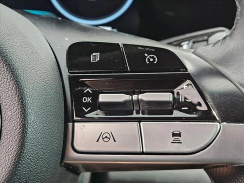 Used 2023 Hyundai Elantra Limited FWD image 21