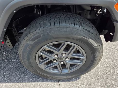 Used 2024 Jeep Wrangler Unlimited Sport AWD/4WD image 11