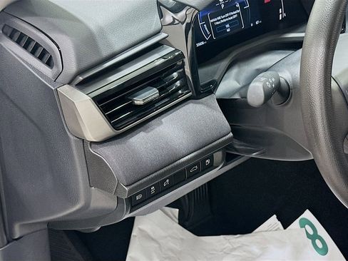 Used 2025 Toyota Camry LE FWD image 10